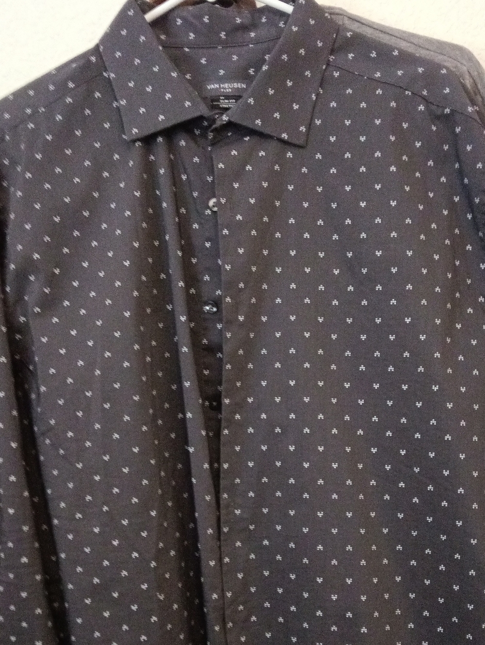 Van Heusen Men's Charcoal Button-Down Shirt with Micro Dot Pattern